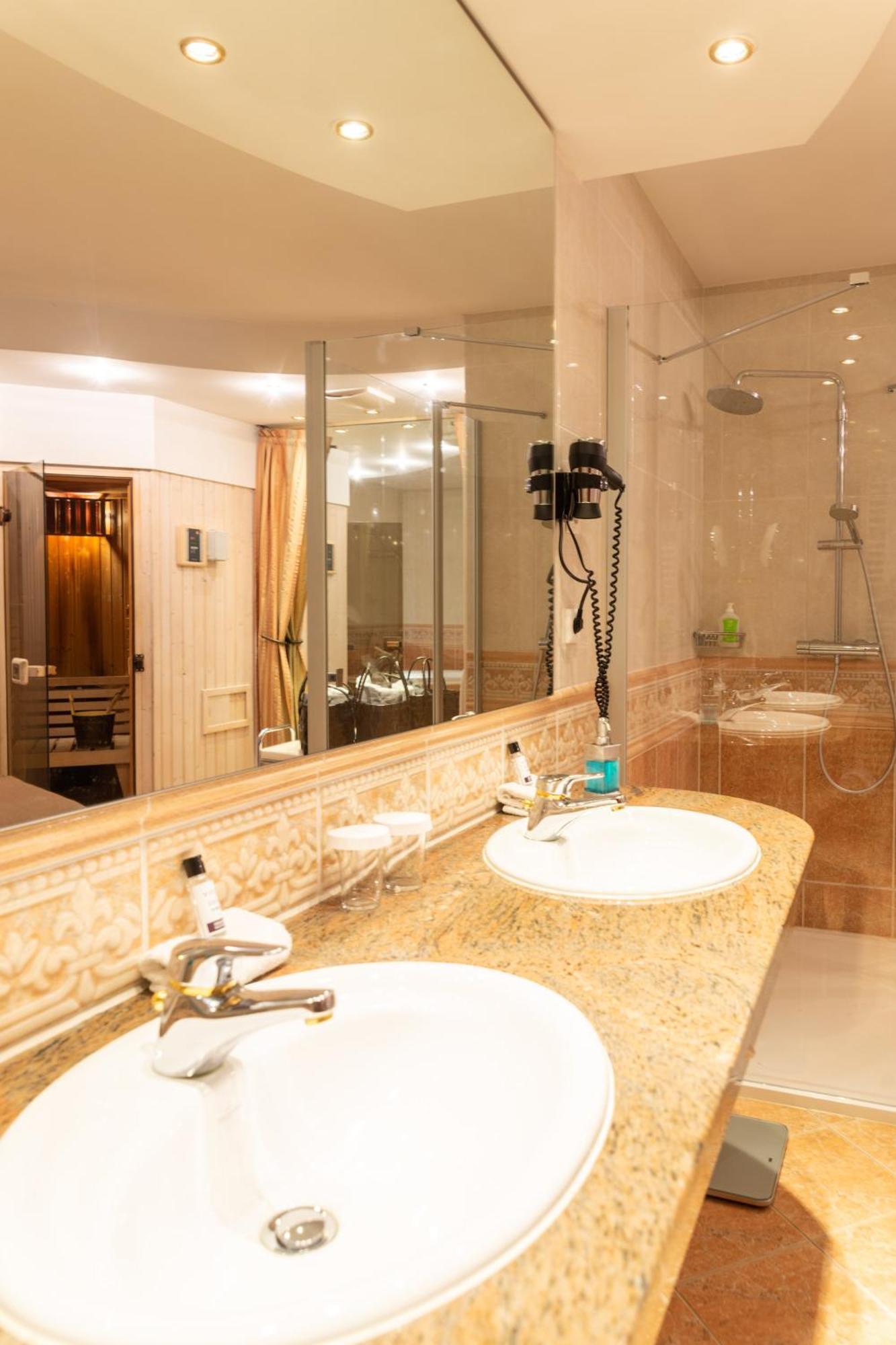 Hotel Antoniushof Ruhstorf an der Rott Экстерьер фото