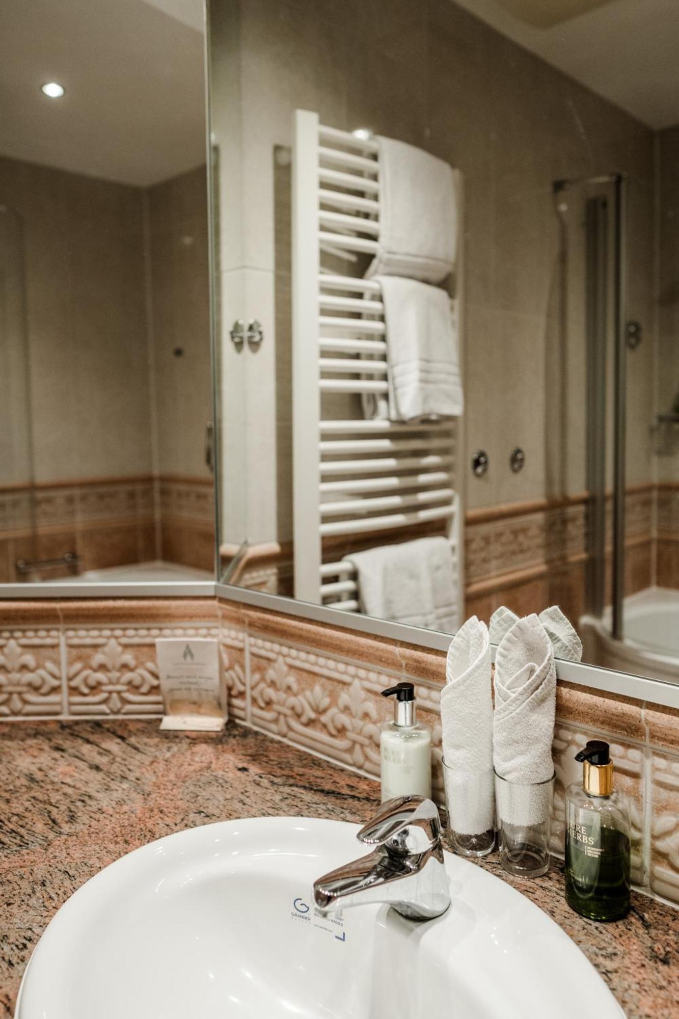 Hotel Antoniushof Ruhstorf an der Rott Экстерьер фото